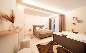 Desiree Luxury House- vasca idromassaggio